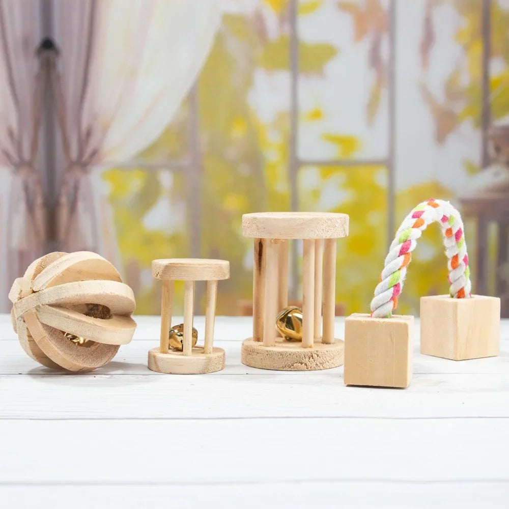 Jouets en bois pour petits animaux