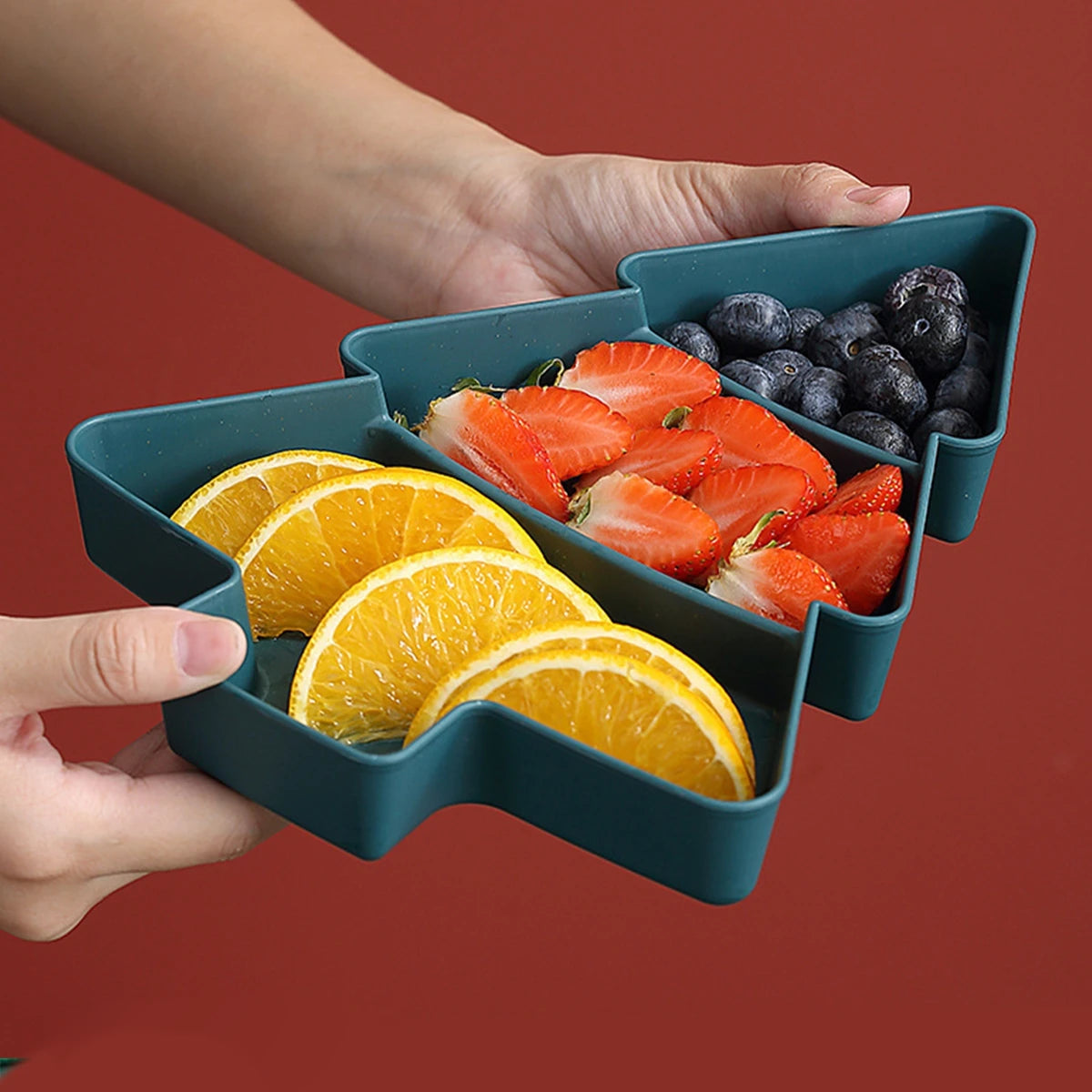 Assiette de fruits, apéritifs, arbre de Noël